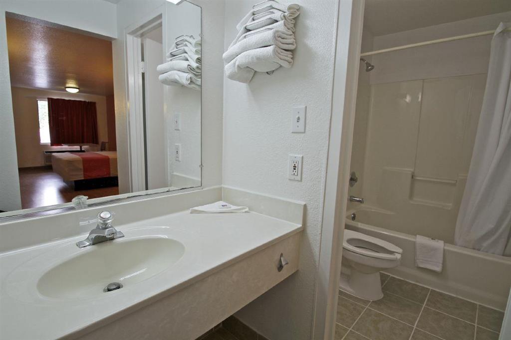 Motel 6-Raleigh, Nc - Cary Room photo