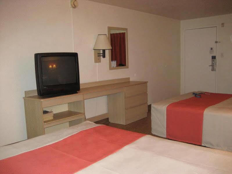 Motel 6-Raleigh, Nc - Cary Exterior photo