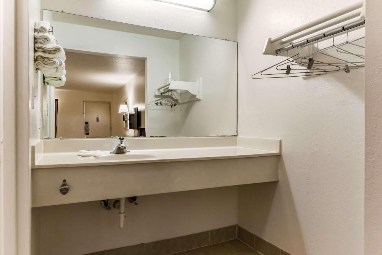 Motel 6-Raleigh, Nc - Cary Exterior photo